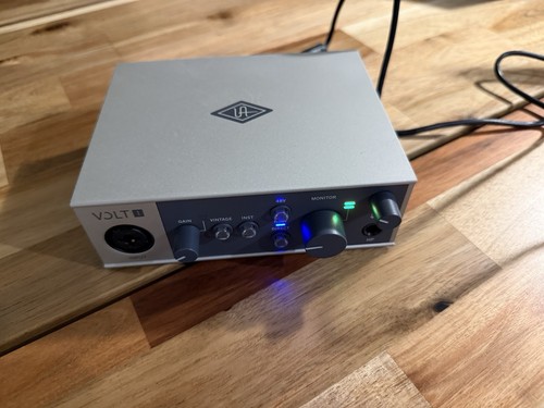 Universal audio volt - universal,